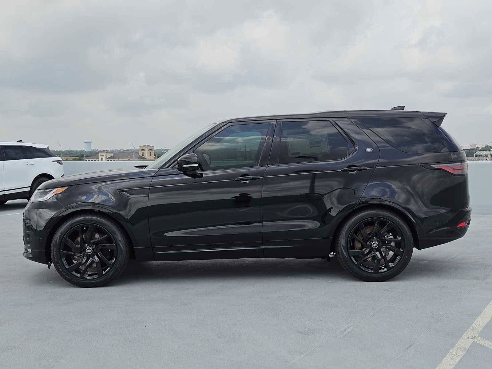 2025 Land Rover Discovery SE photo 4
