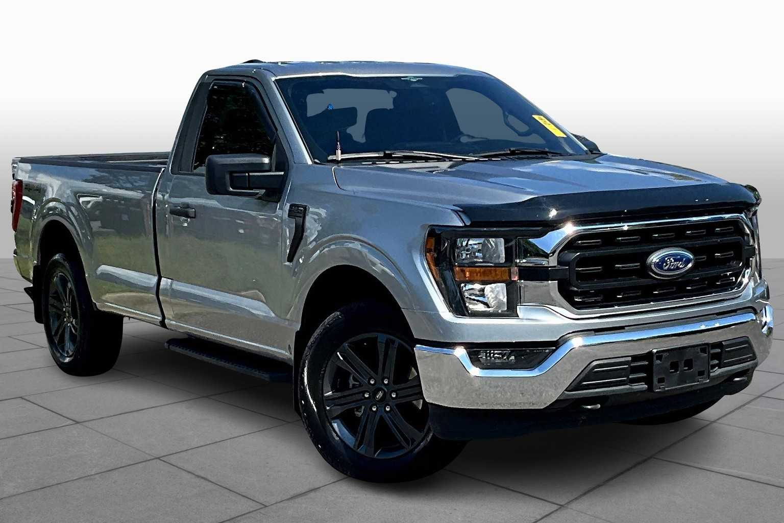 2023 Ford F-150 XLT photo 2