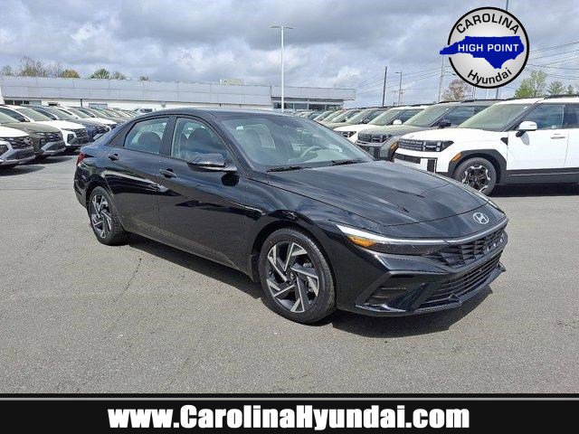 2025 Hyundai Elantra SEL's photo