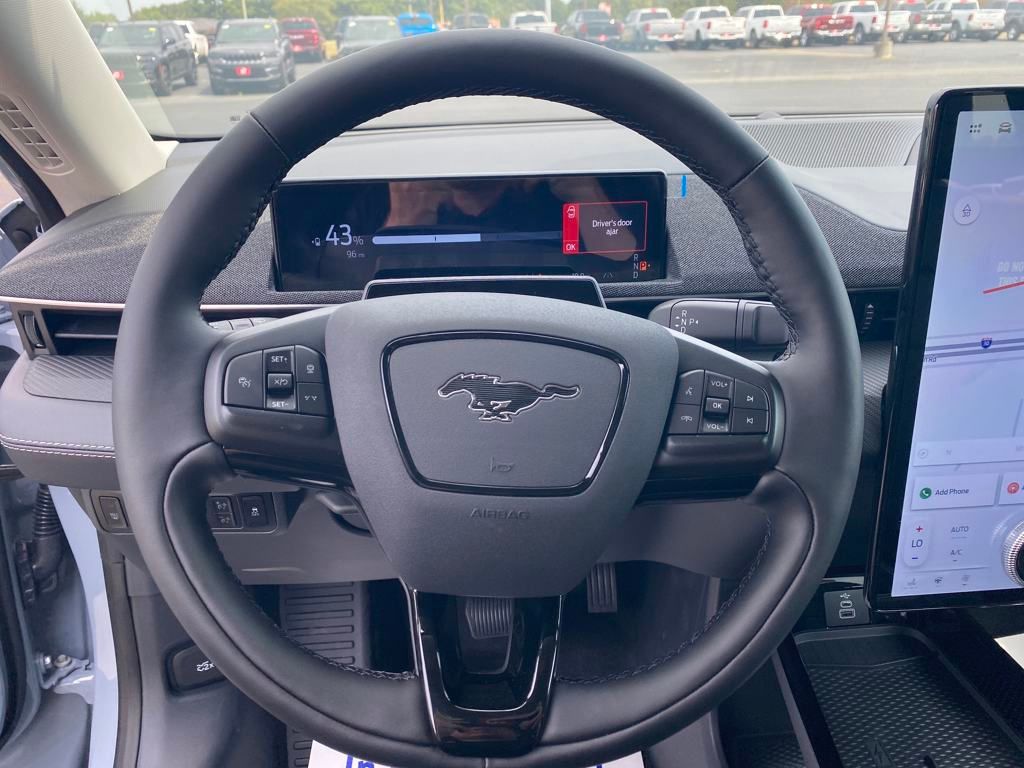 2025 Ford Mustang Mach-E Premium photo 15