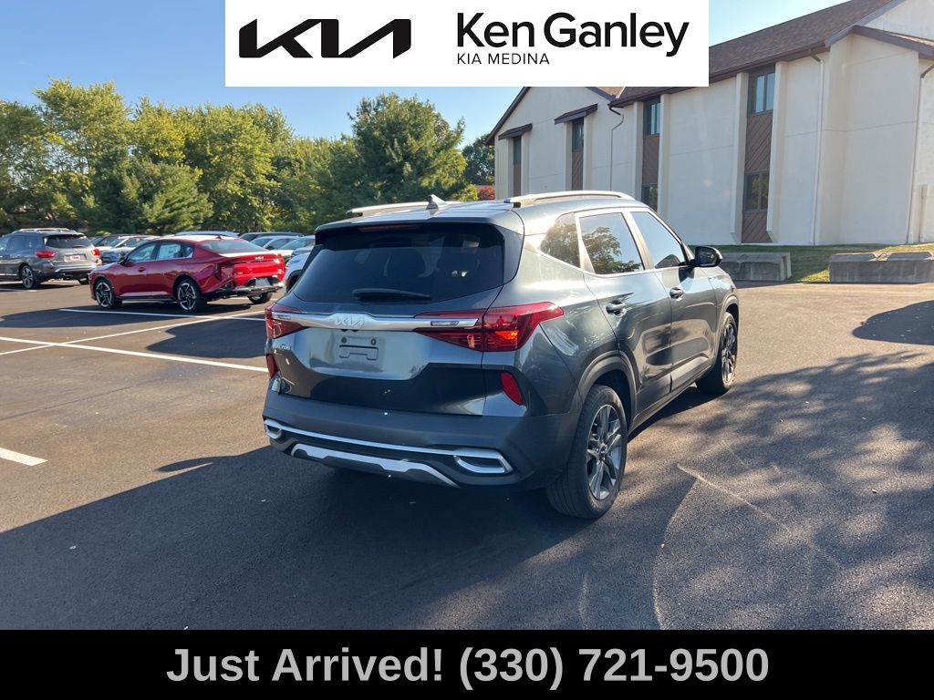 2023 Kia Seltos S Nightfall Edition photo 4