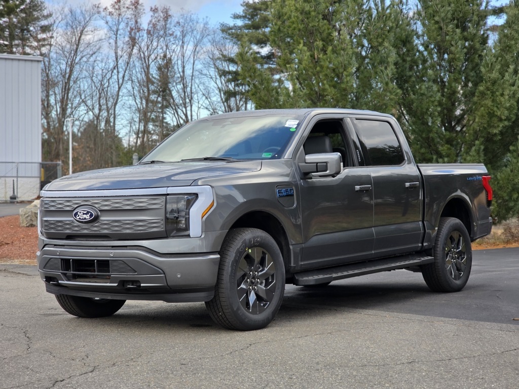 2025 Ford F-150 Lightning Lariat photo 4