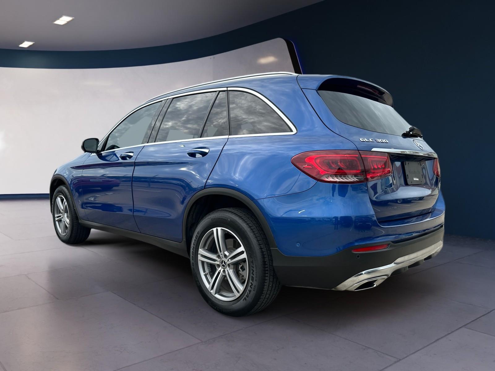 2022 Mercedes Benz GLC 300 photo 3