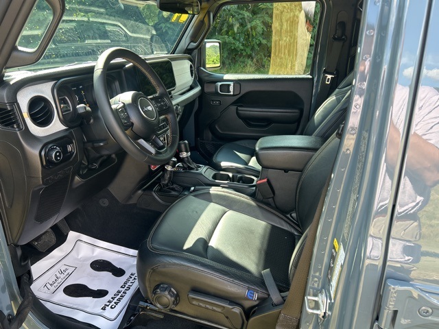 2024 Jeep Gladiator photo 12
