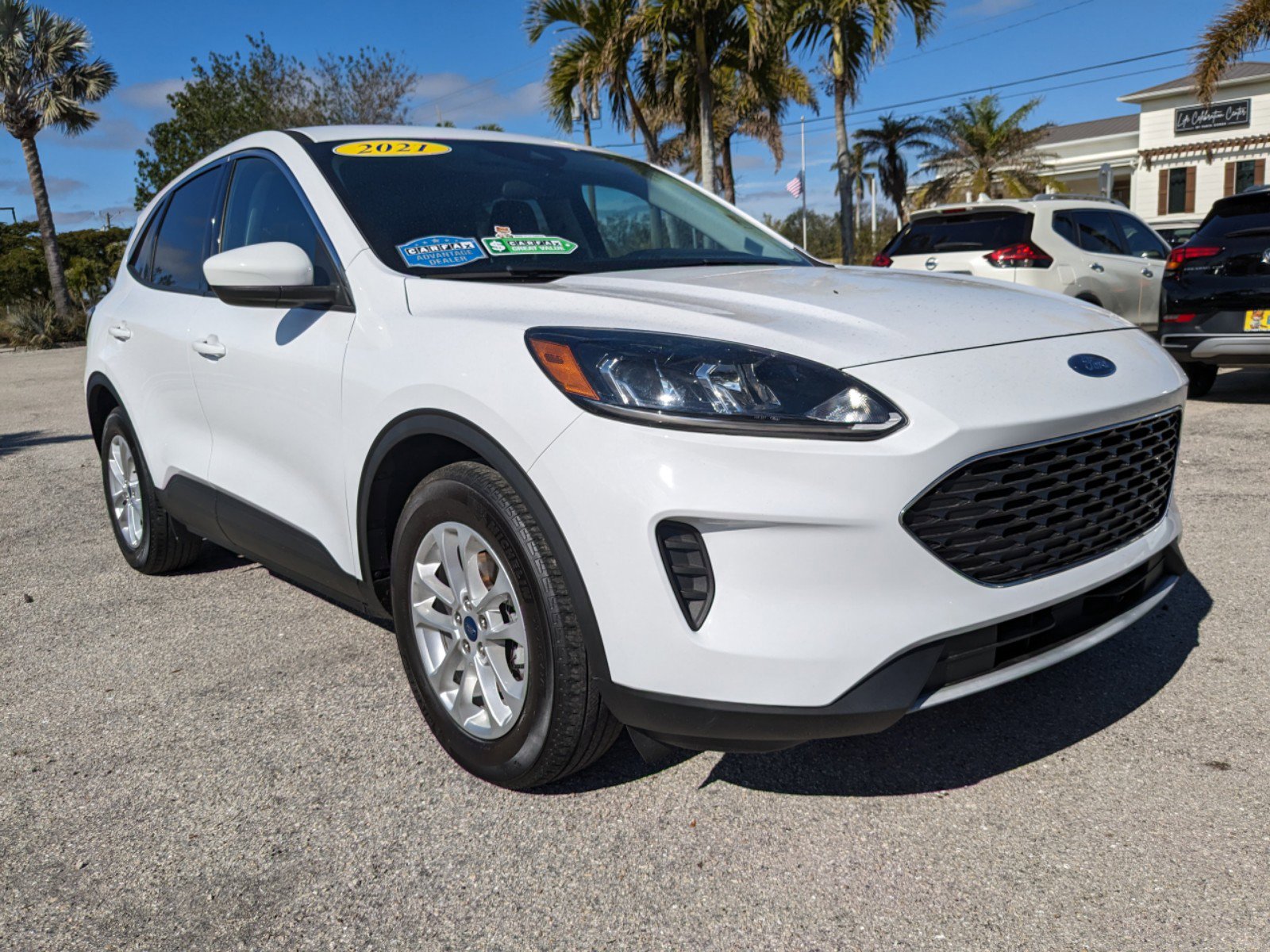 2021 Ford Escape SE photo 2