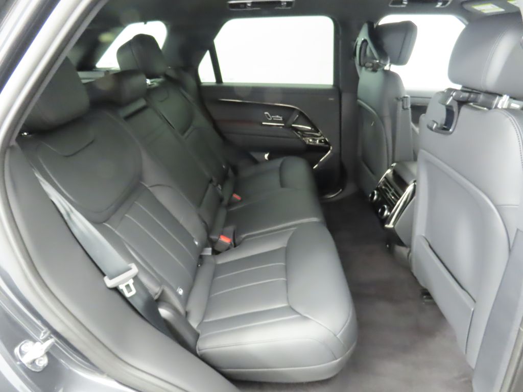 2025 Land Rover Range Rover Sport SE photo 19