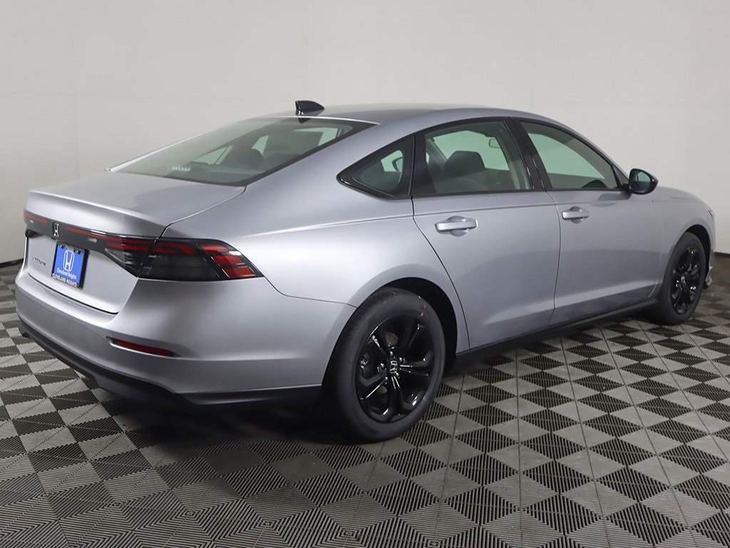 2025 Honda Accord SE photo 3