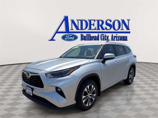 2022 Toyota Highlander XLE's photo