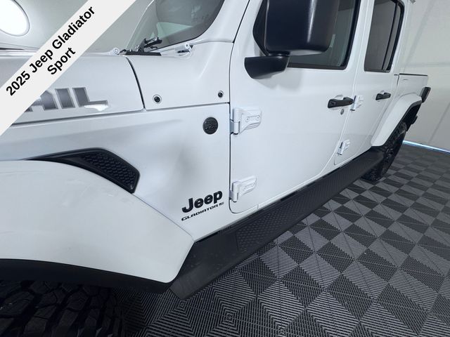2025 Jeep Gladiator Sport Texas Trail photo 12