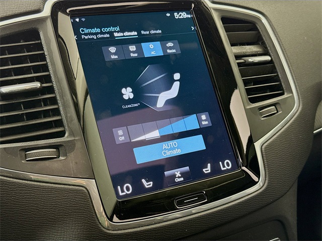 2020 Volvo XC90 T5 Momentum photo 13