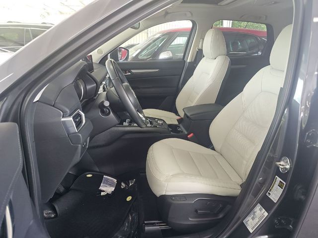 2023 Mazda CX-5 2.5 S Preferred photo 3