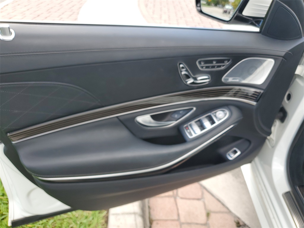2018 Mercedes Benz S 560 photo 18