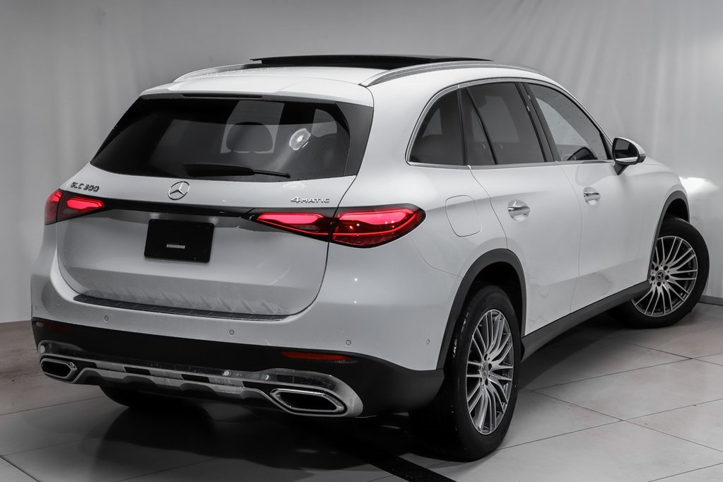 2025 Mercedes Benz GLC 300 4MATIC photo 2