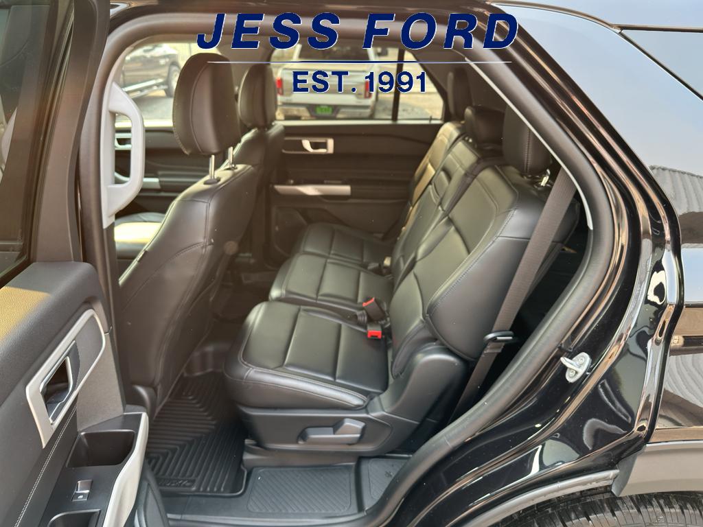 2024 Ford Explorer XLT photo 12