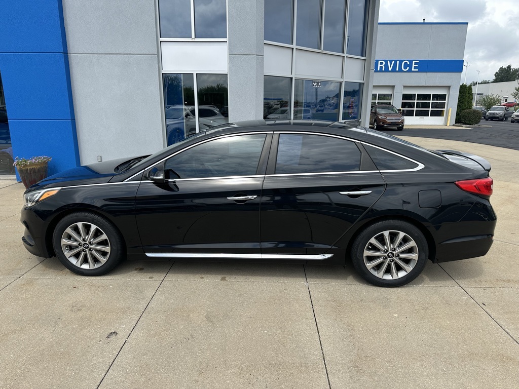 2017 Hyundai Sonata Limited photo 2