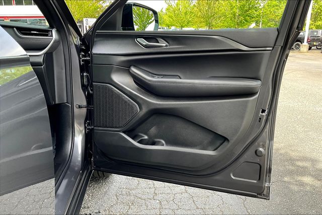2025 Jeep Grand Cherokee Altitude photo 25