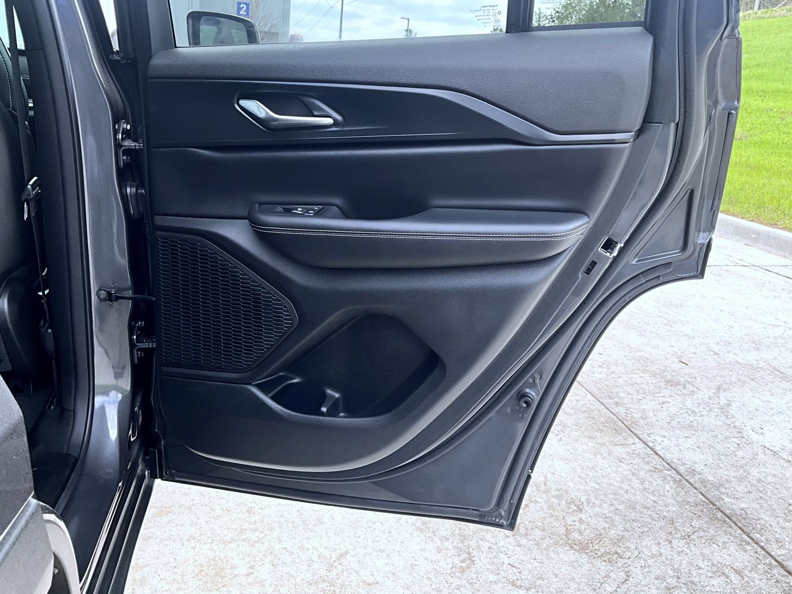 2024 Jeep Grand Cherokee Altitude photo 15