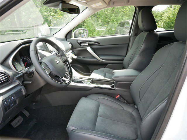 2025 Mitsubishi Eclipse Cross SE photo 2