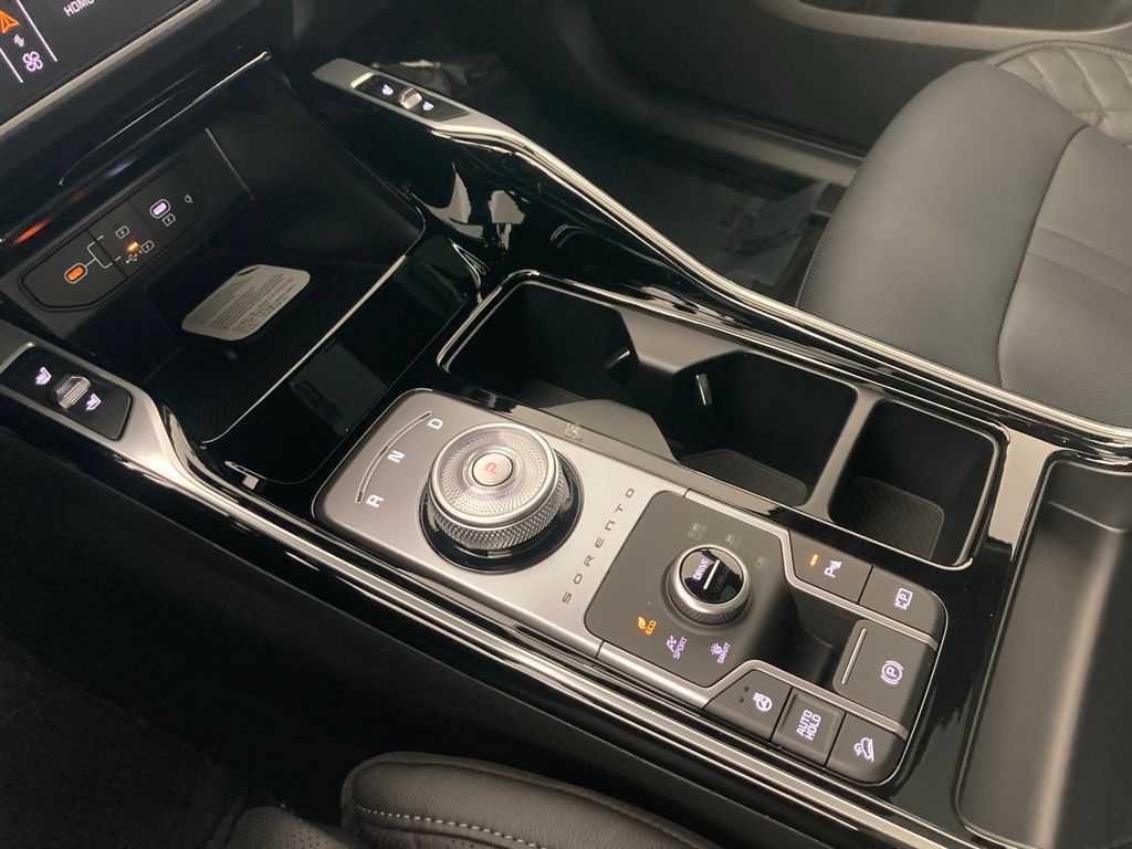 2026 Kia Sorento Hybrid X-Line SX Prestige photo 3