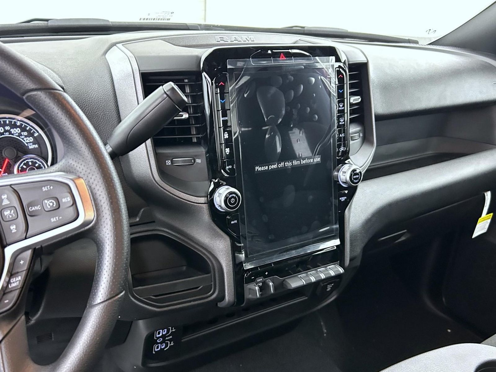 2025 Ram 2500 Tradesman photo 12