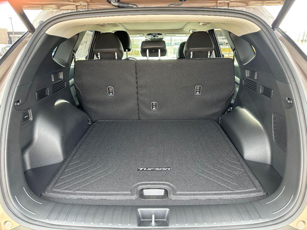 2025 Hyundai Tucson Hybrid Limited photo 7