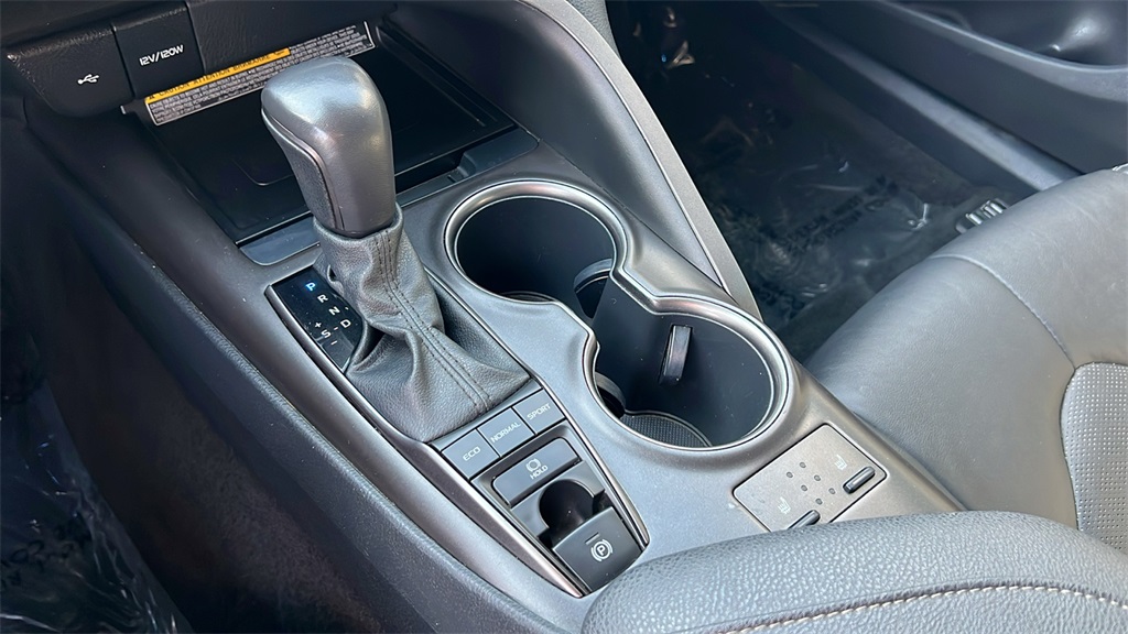 2021 Toyota Camry XSE photo 12