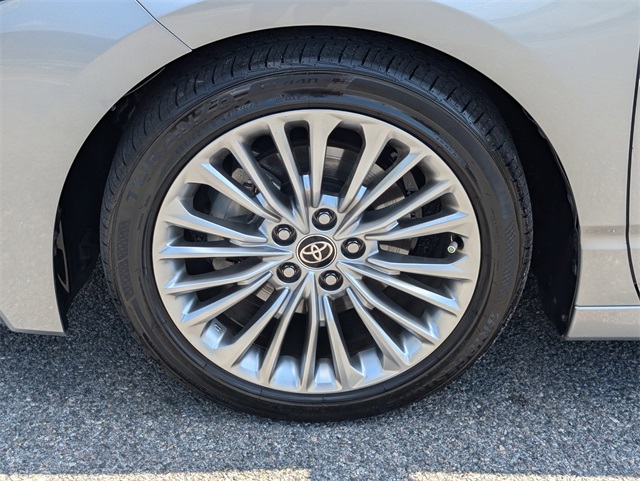 2021 Toyota Avalon Limited photo 11