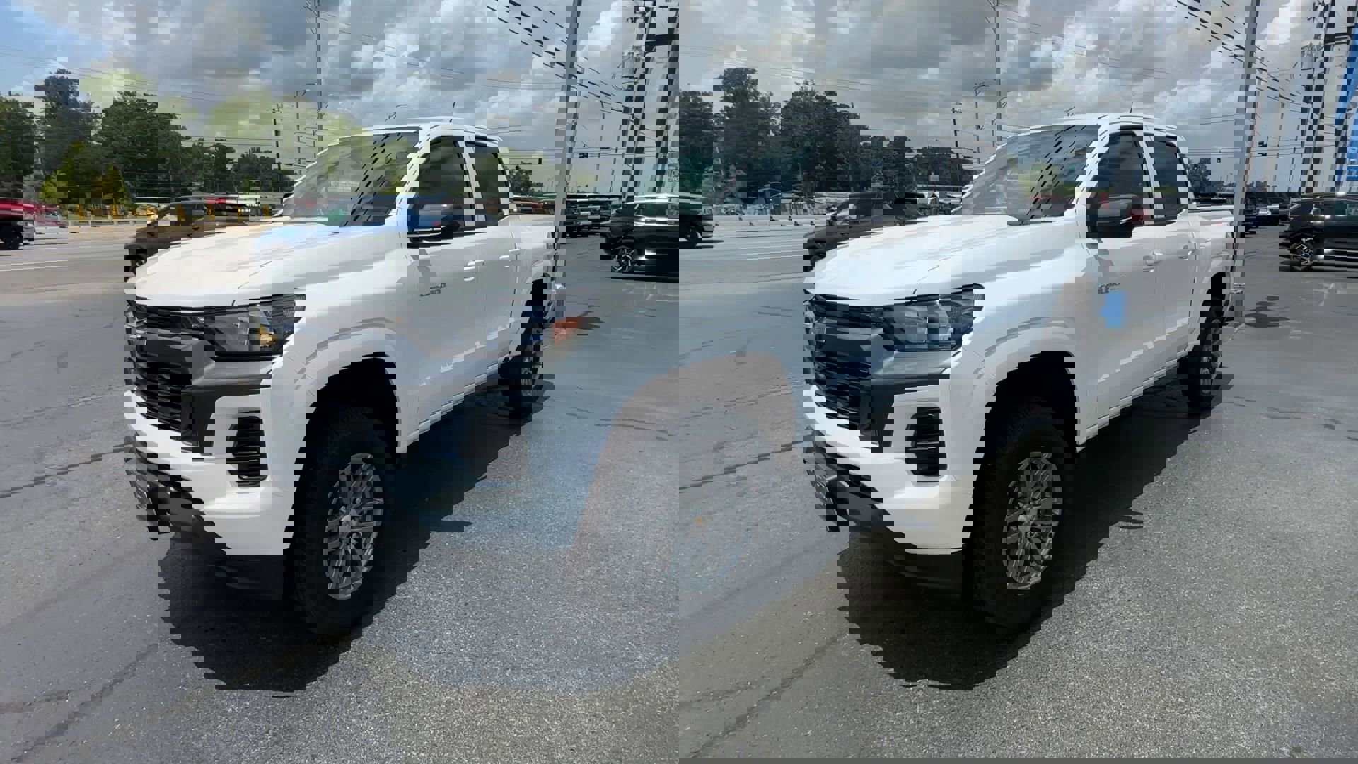2025 Chevrolet Colorado Work Truck LT photo 4