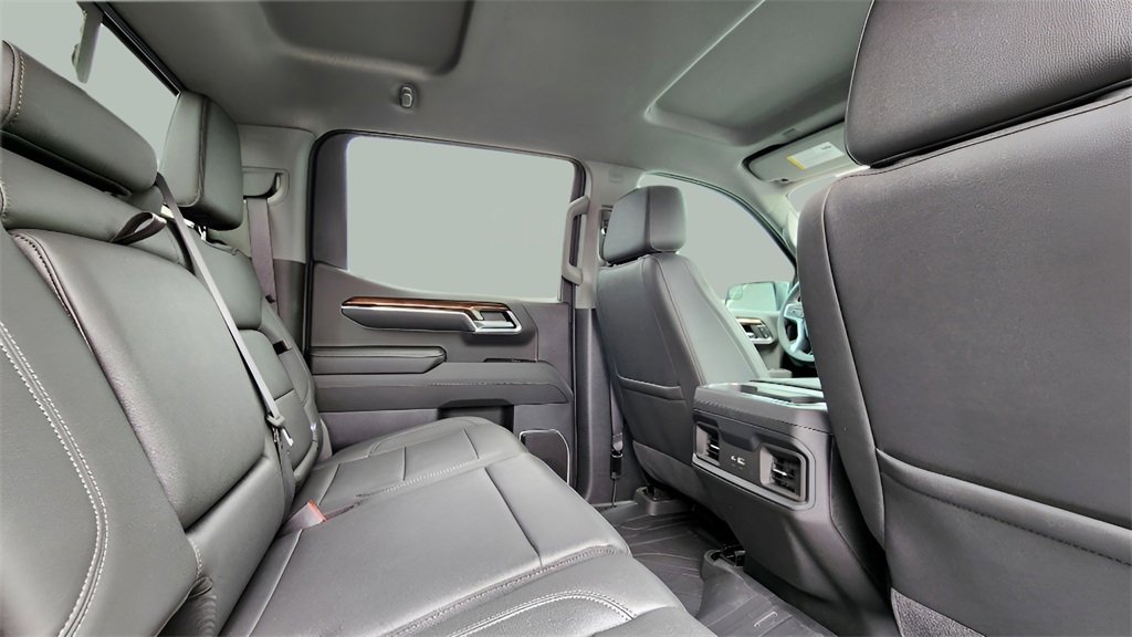 2024 Chevrolet Silverado 1500 RST photo 18