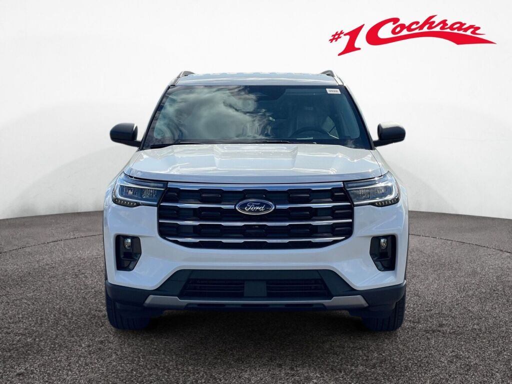 2026 Ford Explorer photo 2