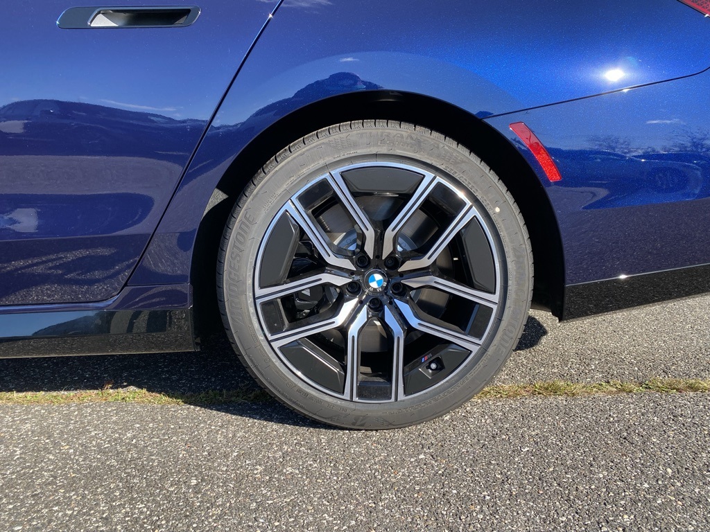 2026 Bmw 760i xDrive photo 2