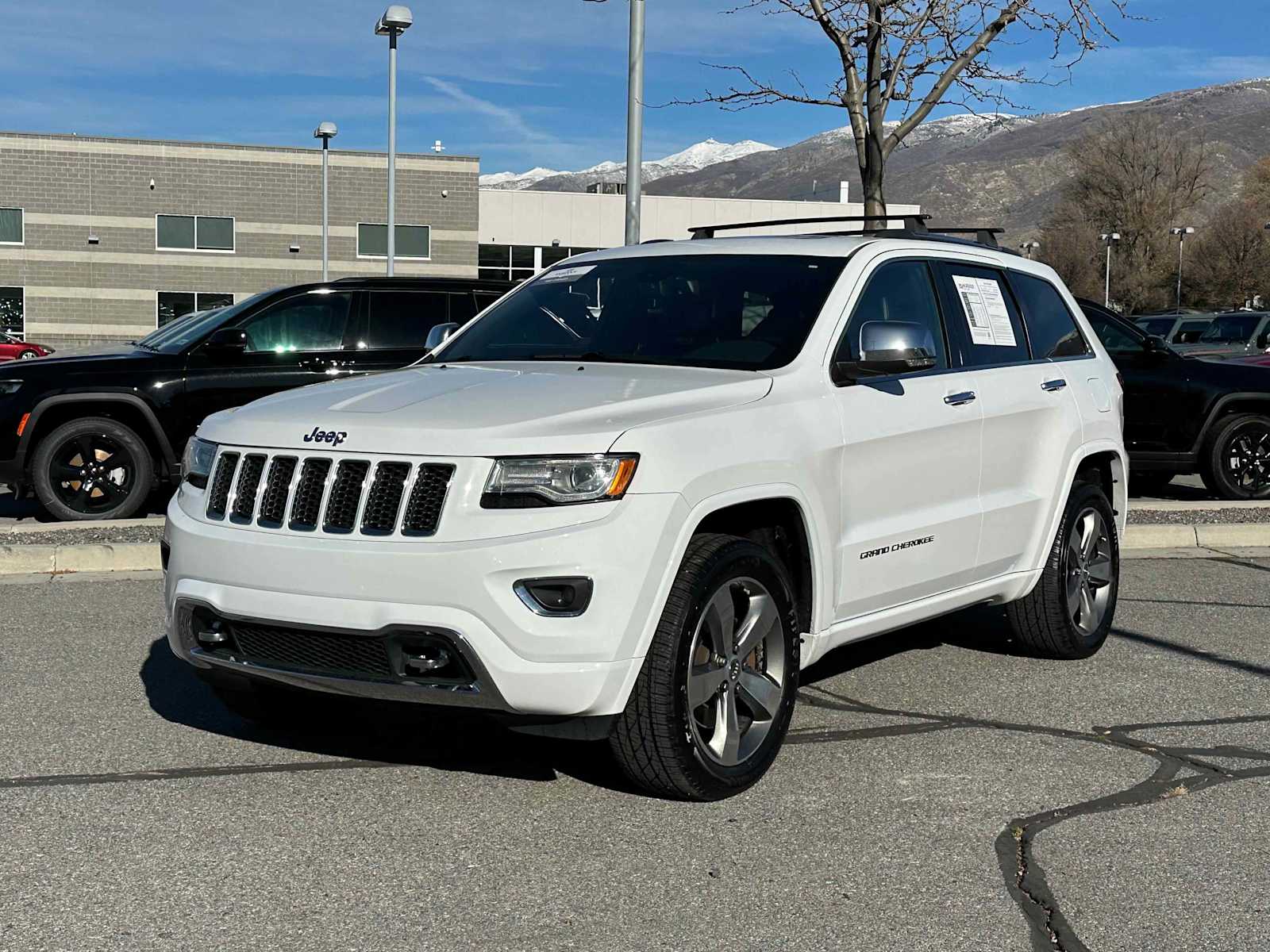 2016 Jeep Grand Cherokee Overland's photo