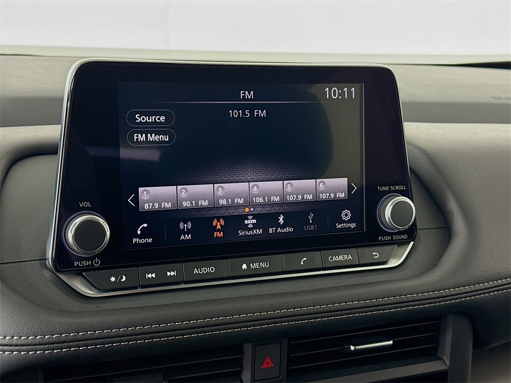 2024 Nissan Rogue SV photo 2