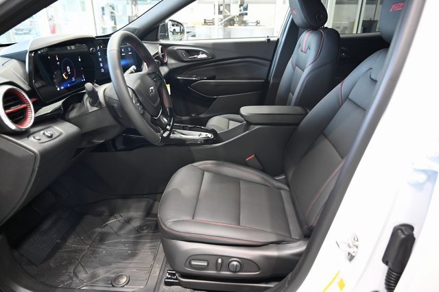 2025 Chevrolet Trax photo 8