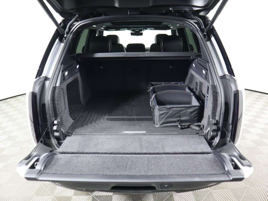 2025 Land Rover Range Rover SE photo 30