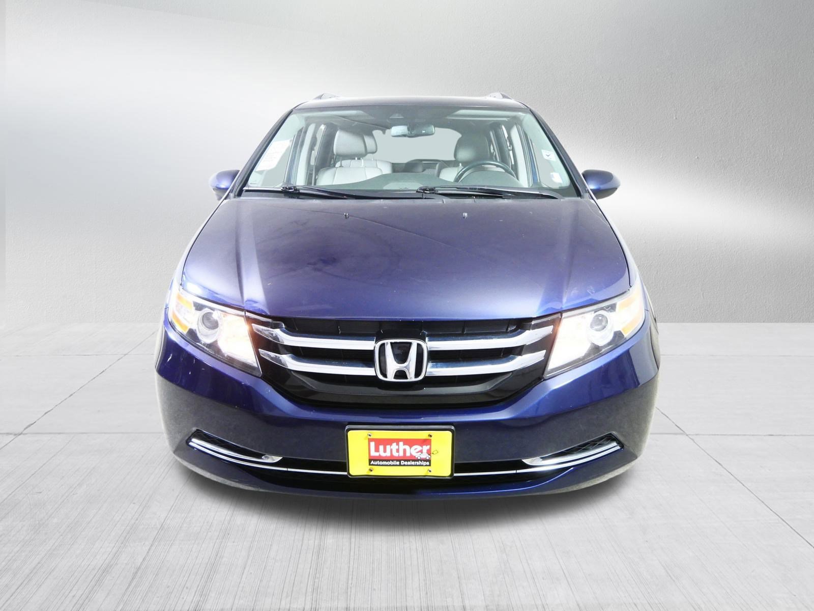 Used 2017 Honda Odyssey EX-L with VIN 5FNRL5H61HB001403 for sale in Cambridge, Minnesota