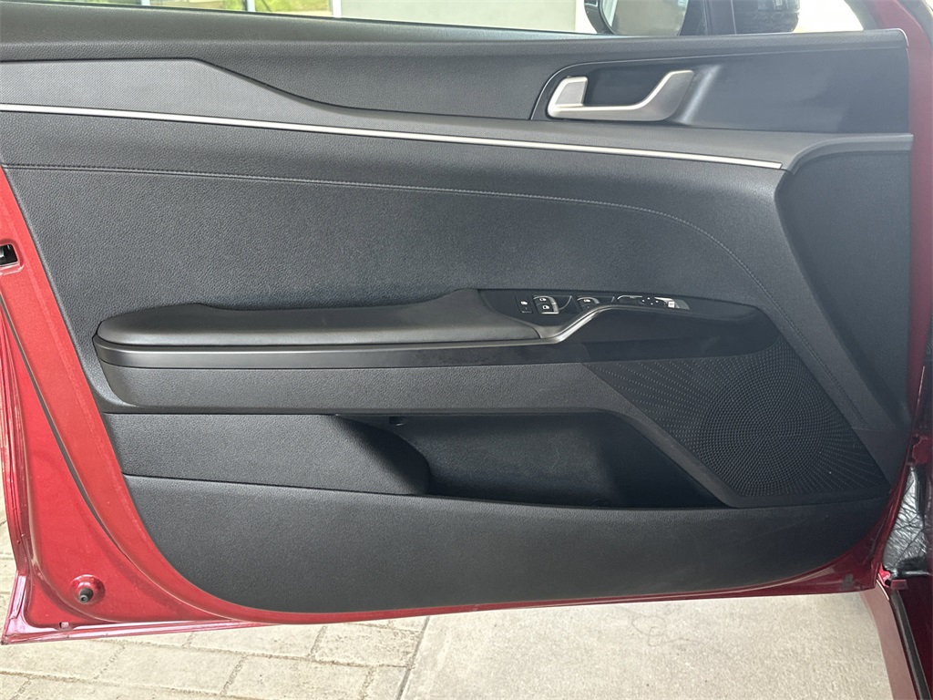 2021 Kia K5 GT-Line photo 10