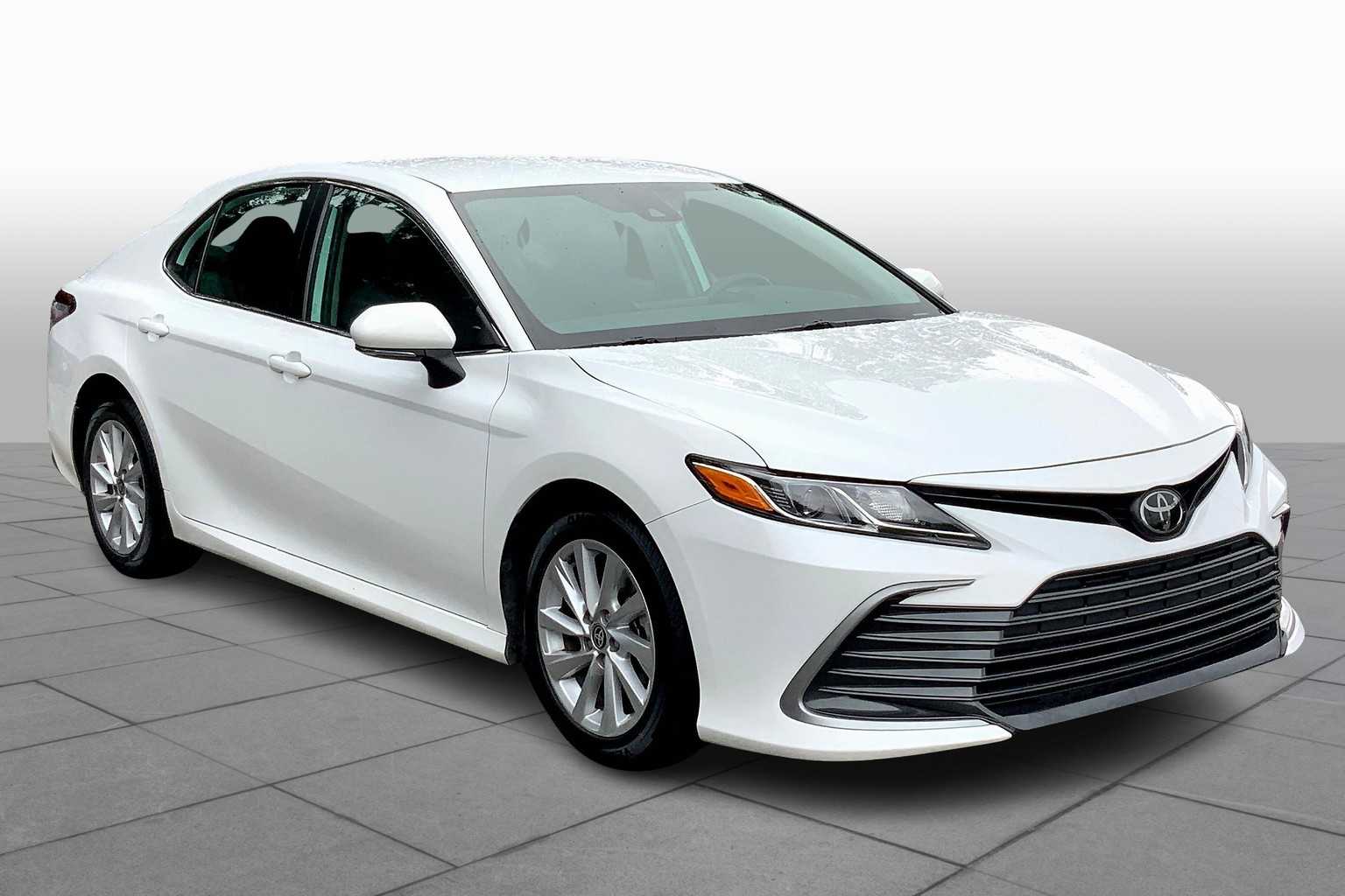 2023 Toyota Camry LE photo 2