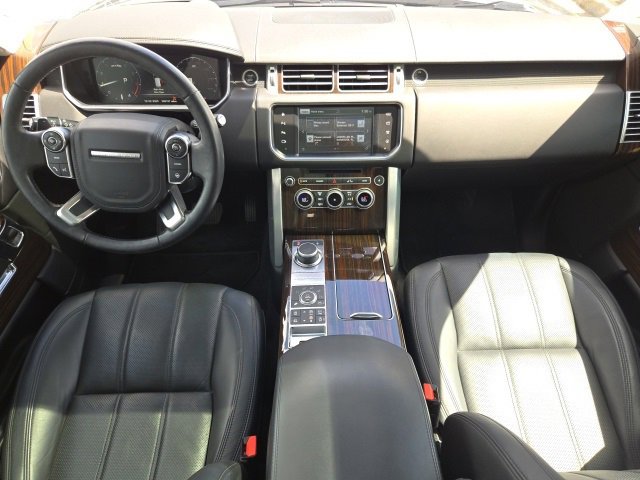 2016 Land Rover Range Rover HSE photo 9