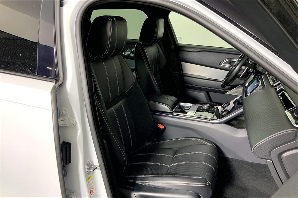 2018 Land Rover Range Rover R-Dynamic SE photo 6