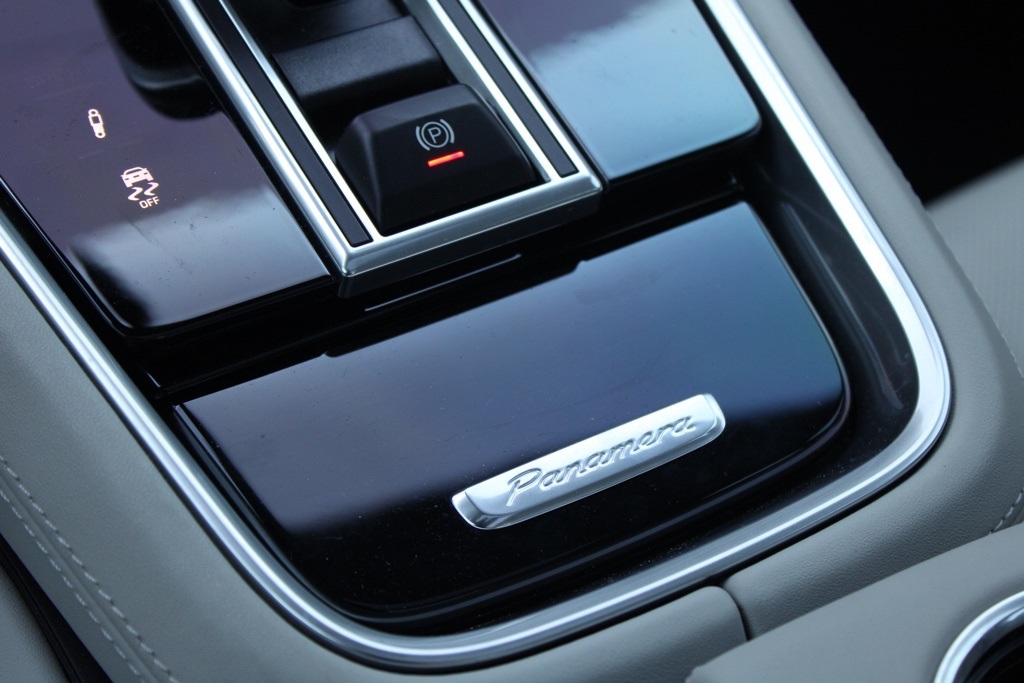 2023 Porsche Panamera E-Hybrid photo 24