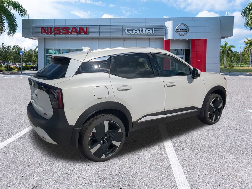 2025 Nissan Kicks SR photo 2