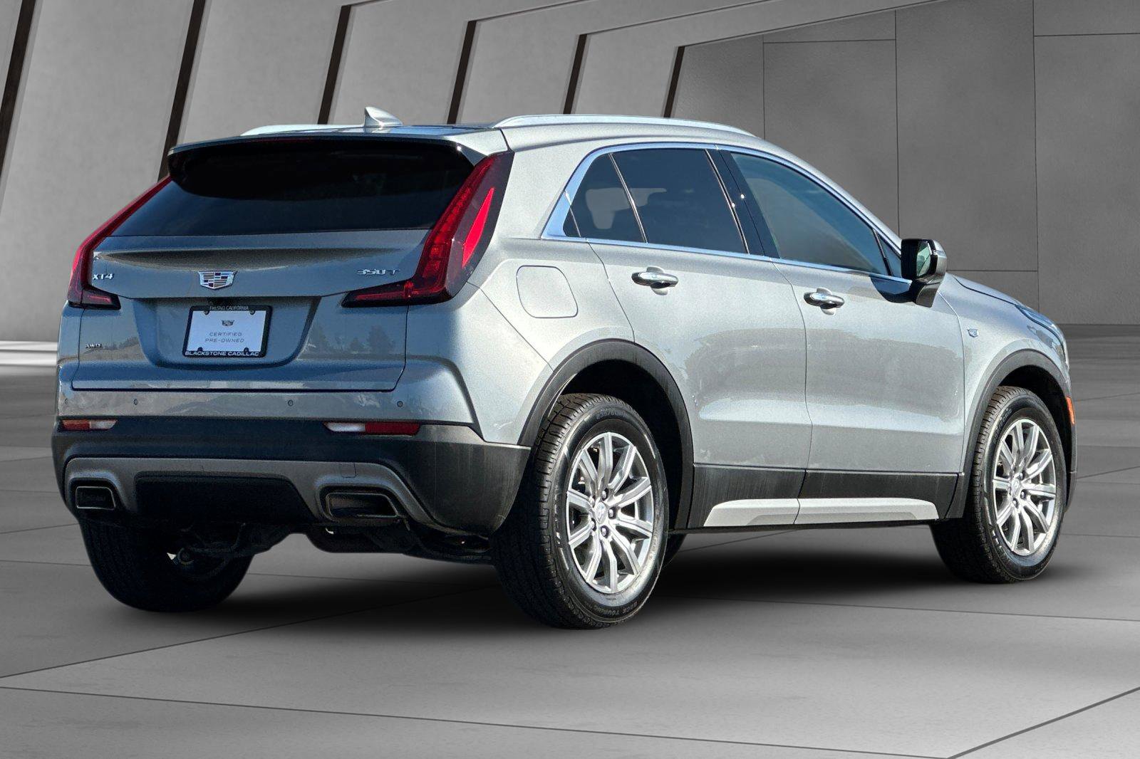 2023 Cadillac XT4 Premium Luxury photo 4