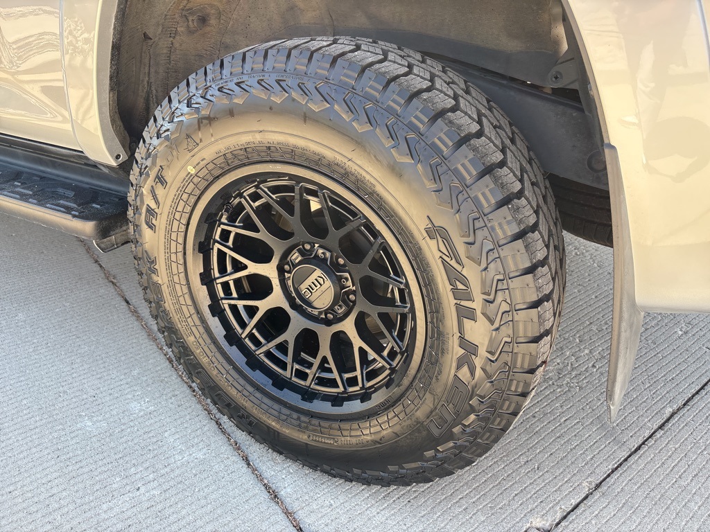 2024 Toyota 4Runner SR5 photo 8