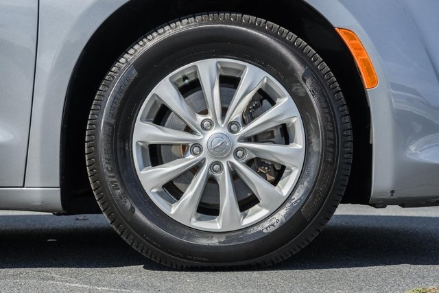 2018 Chrysler Pacifica Touring Plus photo 15