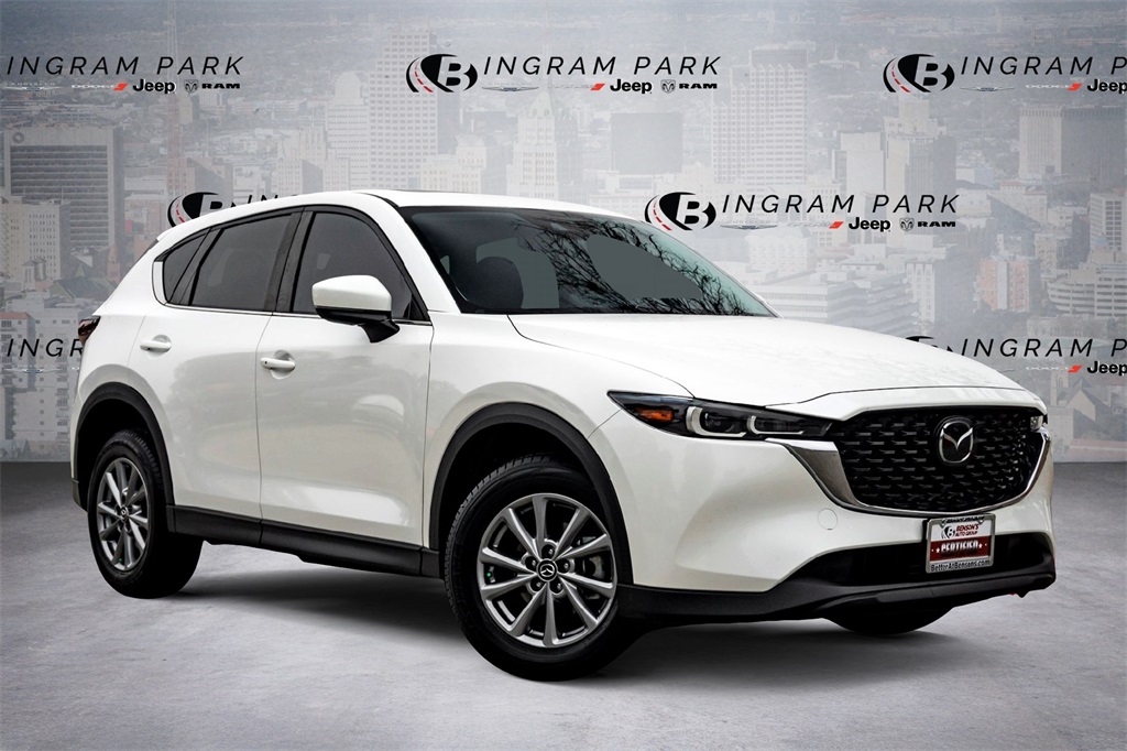 2022 Mazda CX-5 S Preferred package's photo