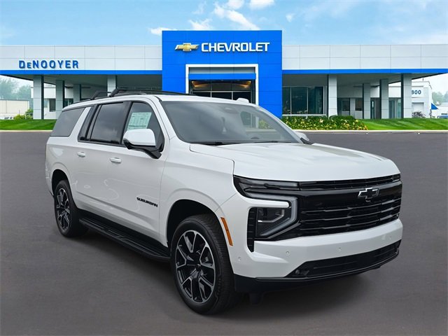 2025 Chevrolet Suburban RST photo 2