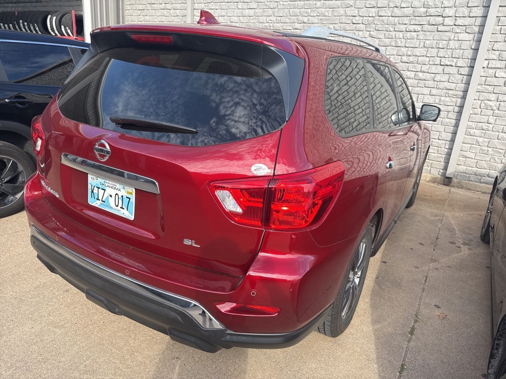 2020 Nissan Pathfinder SL photo 3