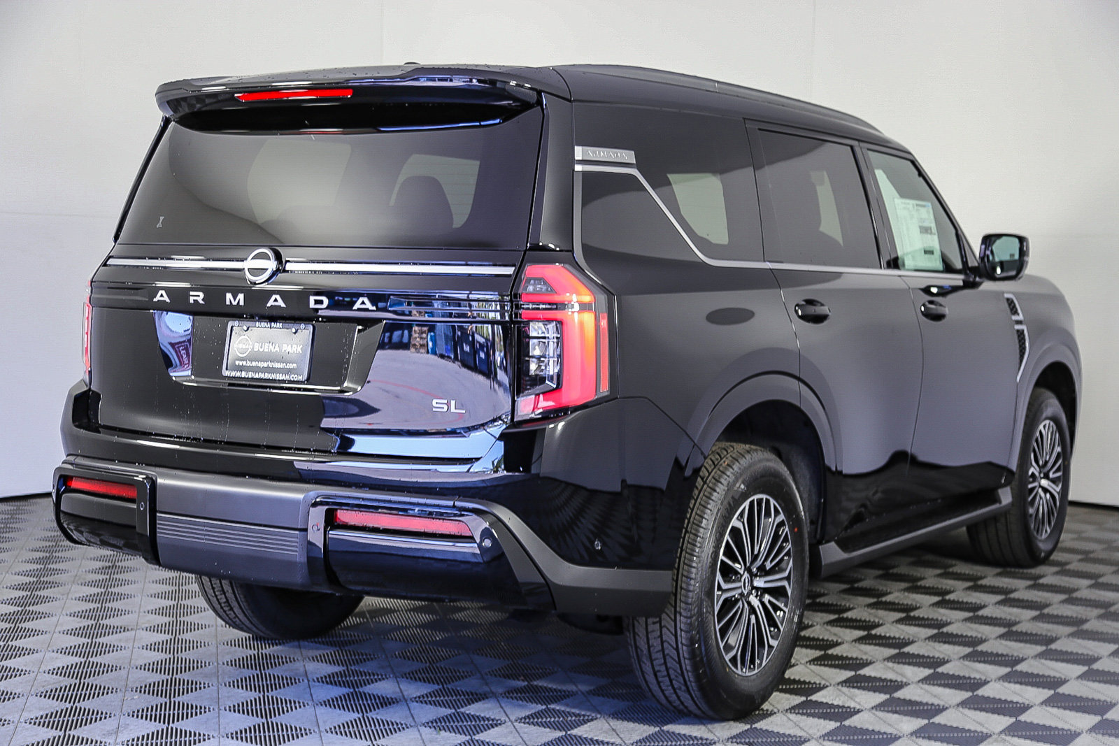 2025 Nissan Armada SL photo 9