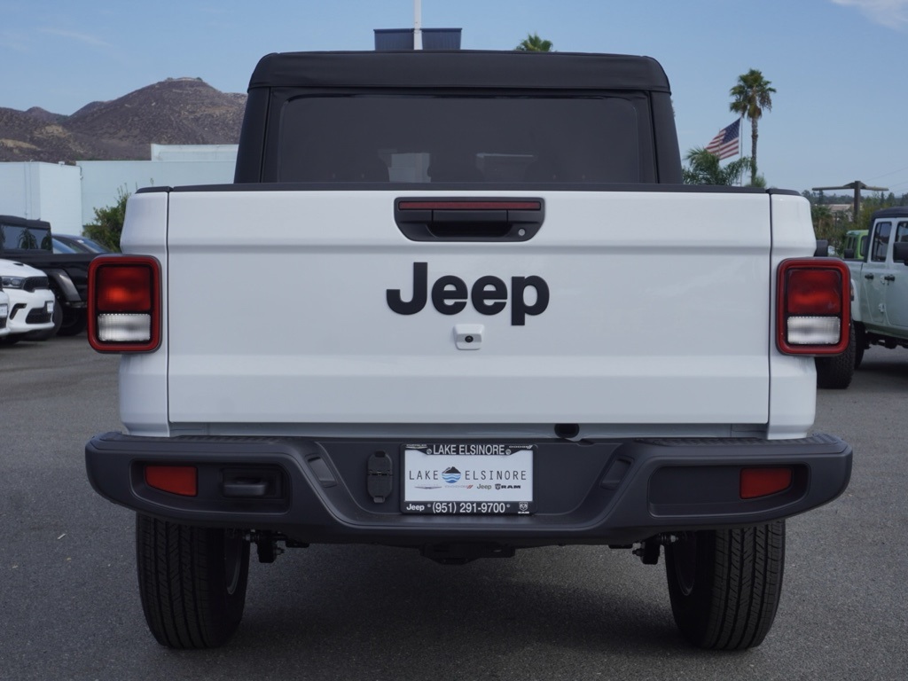 2025 Jeep Gladiator Sport photo 5